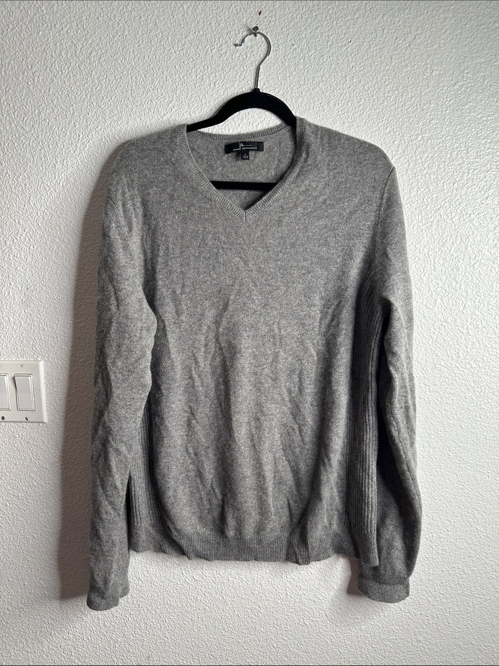 Marc Anthony Men's Light Gray V-Neck cashmere Sweater size L